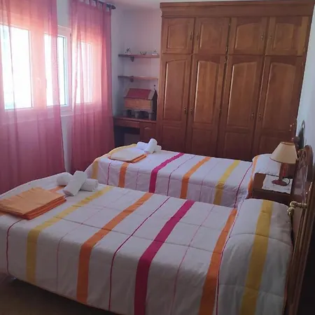 Διαμέρισμα Piso Adela *